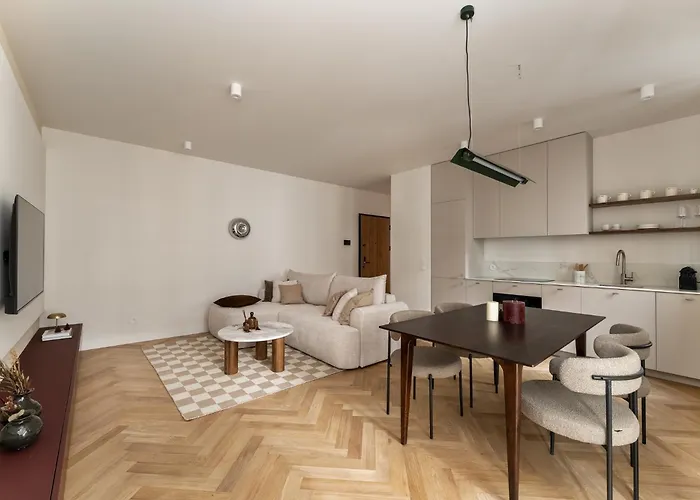 Chmielna Duo Center & Parking By Downtown * Varşova