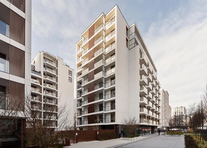 Chmielna Duo Center & Parking By Downtown Varşova